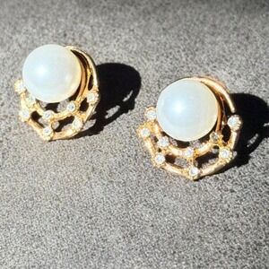 Vintage Pearl Swirl and Rhinestone Gold tone Earrings